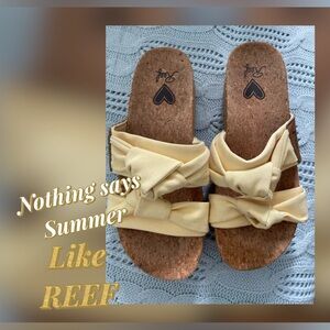Reef sandals yellow knotted. Size 7 very comfy